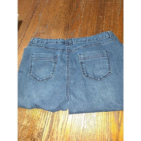 14P Gloria Vanderbilt All Around Slimming Denim Blue Jean Skimmer Capris Shorts - Picture 4 of 4